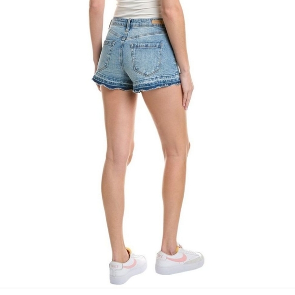 🆕 BLANKNYC The Lenox High Rise Blue Denim Whiskered Distressed Shorts Size 27 - Picture 3 of 7